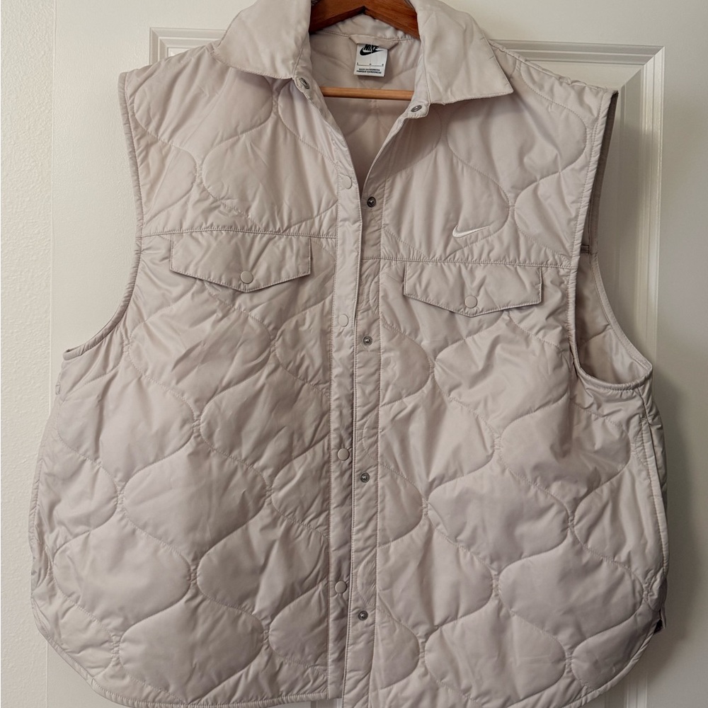 Nike Quilted Vest in Cream